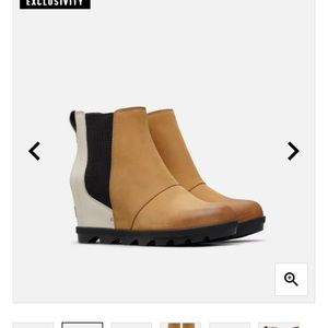 WOMEN'S JOAN OF ARCTIC™ WEDGE CHELSEA BOOT size 5.5 good condition sorel